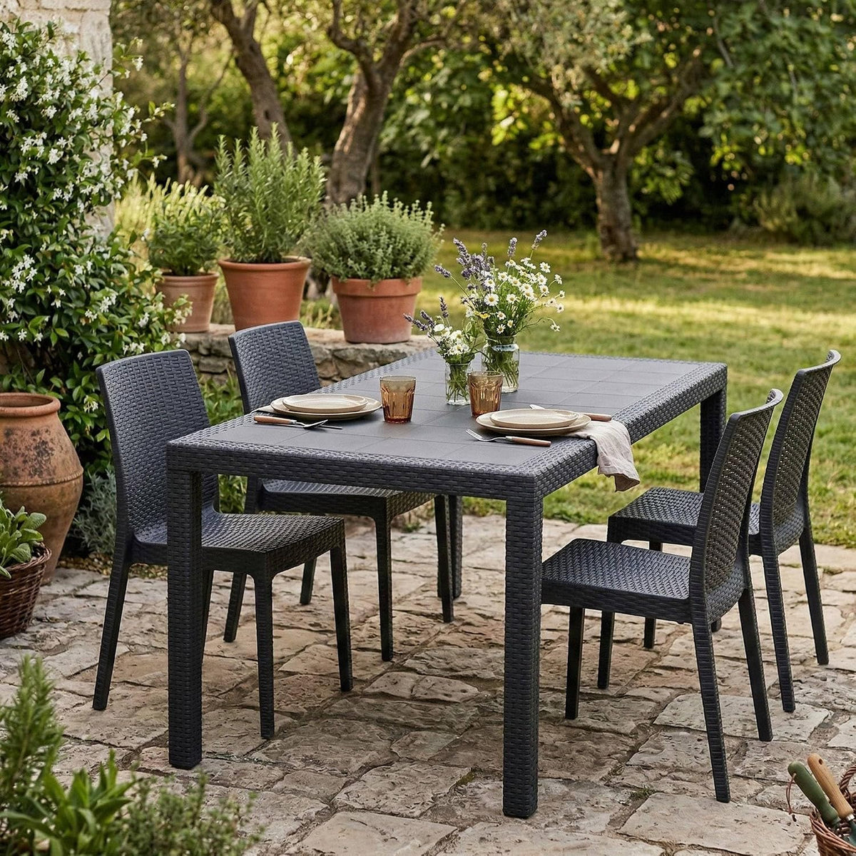 Tavolo da pranzo da giardino Dmora, 150 × 90 × 72 cm, Antracite, rattan, per giardino e terrazzo